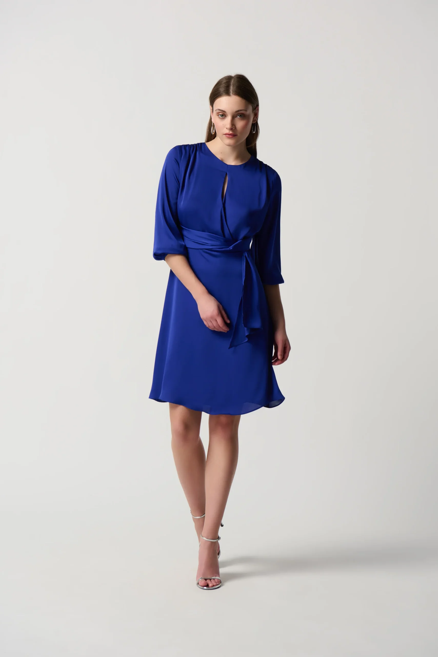 Vestido de línea A satinado azul rey 234127 - Imagen 4